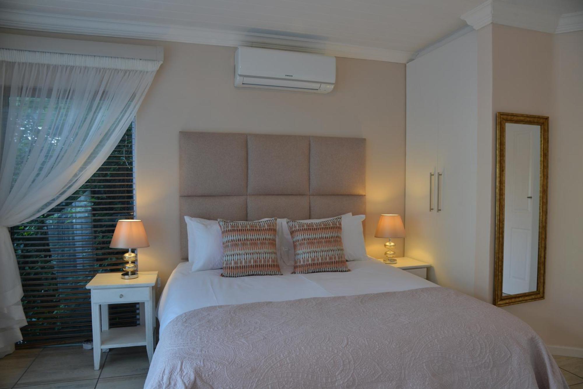 The Shore House Hartbeespoort Room photo